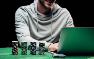 针对满桌业余玩家的GTO策略可能会有利可图,但它也会让玩家失去收益