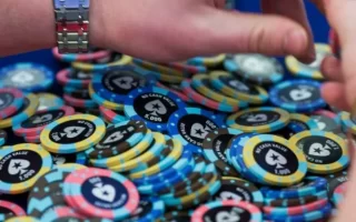 【资金】玩德州扑克,买多少筹码合适?