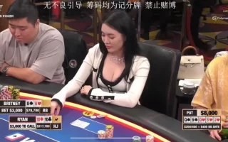 漂亮女人会骗人,偷鸡以后的比心!