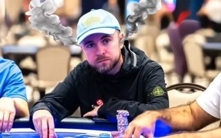 “手牌葬礼”、拖延时间、乱报牌型:扑克社区集体吐槽那些令人窒息的牌桌行为