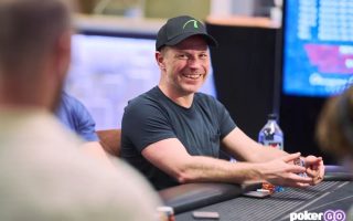 【锦标赛】拿着超对KK在这个公共牌面为什么要这样打？