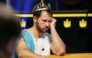 【心理】传奇牌手也会心态爆表？向荷官扔牌被当场逐出直播