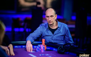 行业危机｜输钱也要交税，10条金手链得主直言“扛不住”